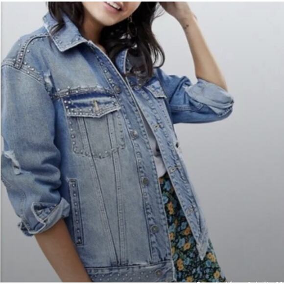 Free People Studded Oversized Denim Trucker Jacket Medium Distressed Blue Boho - Picture 9 of 13